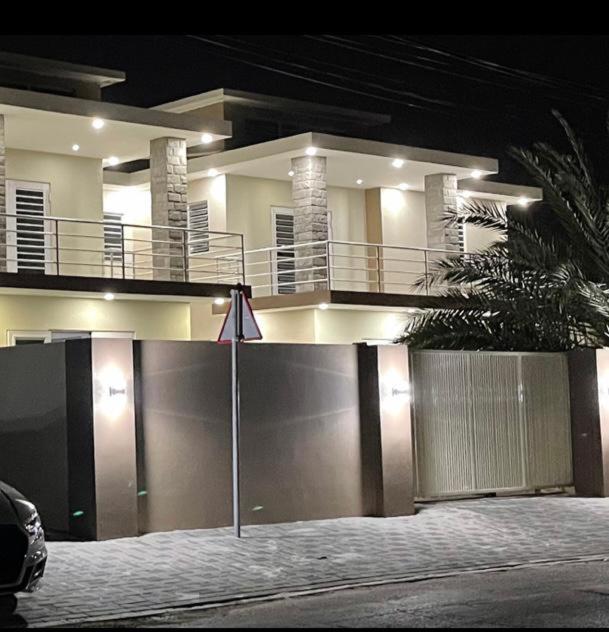Fancy Apartments Виллемстад Экстерьер фото